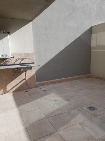 VENTA DEPARTAMENTO Dos dormitorios, balcon y patio - Calidad premium - A estrenar - Con cochera - Amenities - Entrega inmediata. OFERTA CONTADO