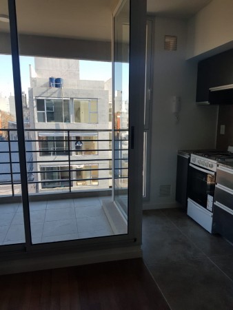 Semipiso Un dormitorio - Dos balcones - A estrenar - Posibilidad cochera - Entrega inmediata - Rodríguez 400