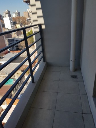 Semipiso Un dormitorio - Dos balcones - A estrenar - Posibilidad cochera - Entrega inmediata - Rodríguez 400