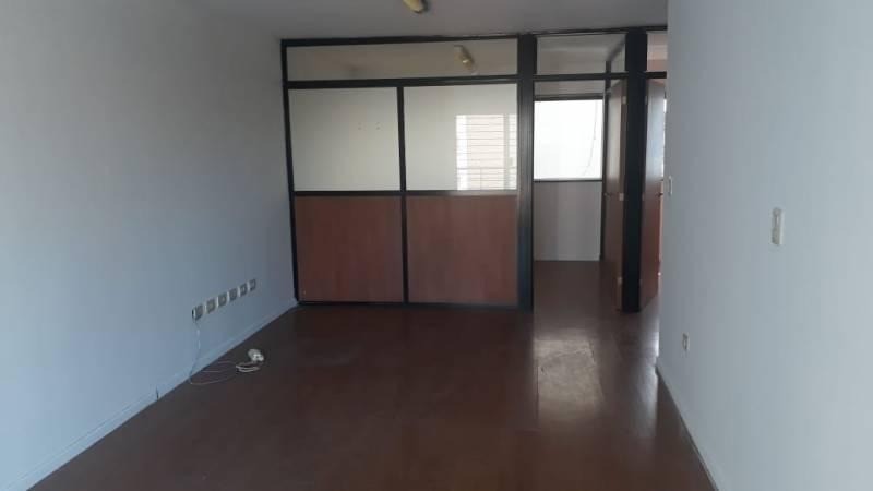 OFICINA zona tribunales - Piso exclusivo - Equipada - 80m2 - Entrega inmediata - Montevideo 2400