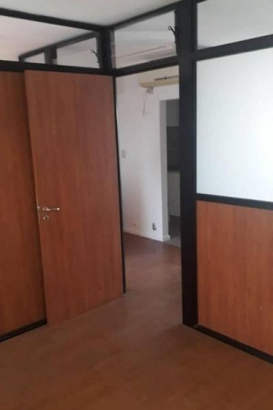 OFICINA zona tribunales - Piso exclusivo - Equipada - 80m2 - Entrega inmediata - Montevideo 2400