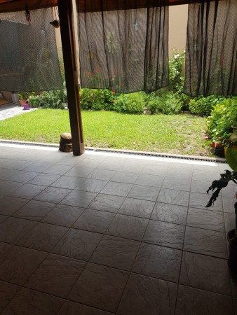 VENTA Casa al frente. Reciclada a nueva. Dos dormitorios, Quincho. Jardin. Parrillero.  Castellanos 2100 FINANCIACION