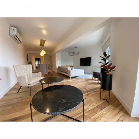 VENTA - Piso exclusivo. Dos dormitorios.  Vista franca al rio.  Amplio balcon corrido.  Amenities. Cochera.  BARRIO MARTIN. ENTREGA INMEDIATA