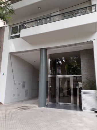 VENTA COCHERA en PB y 1er piso de edificio - Av. Pellegrini 563