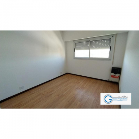 VENTA DEPARTAMENTO Semipiso UN DORMITORIO - Al frente - Ventilacion cruzada - Entrega inmediata - Santa Fe 2500