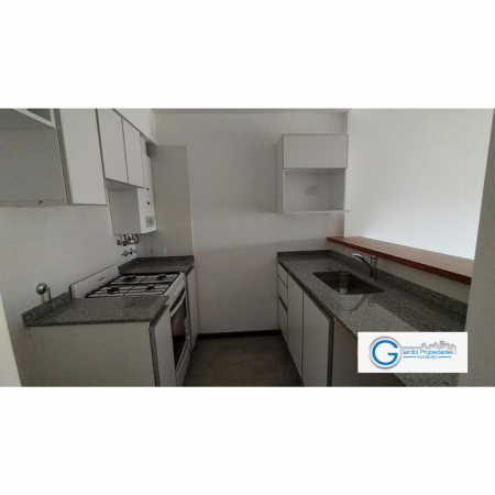 VENTA DEPARTAMENTO Semipiso UN DORMITORIO - Al frente - Ventilacion cruzada - Entrega inmediata - Santa Fe 2500