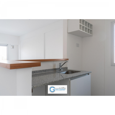 VENTA DEPARTAMENTO Semipiso UN DORMITORIO - Balcon al frente - Entrega inmediata - Cordoba 2600