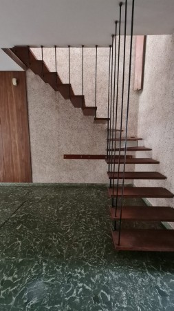 EN VENTA Importante CASA AL FRENTE en DOS PLANTAS - 3 DORMITORIOS - Patio, jardin - Callao 3300