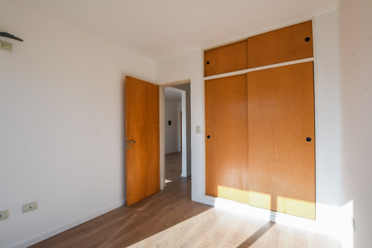 VENTA OPORTUNIDAD Vista despejada Plaza Lopez. Un dormitorio. ENTREGA INMEDIATA