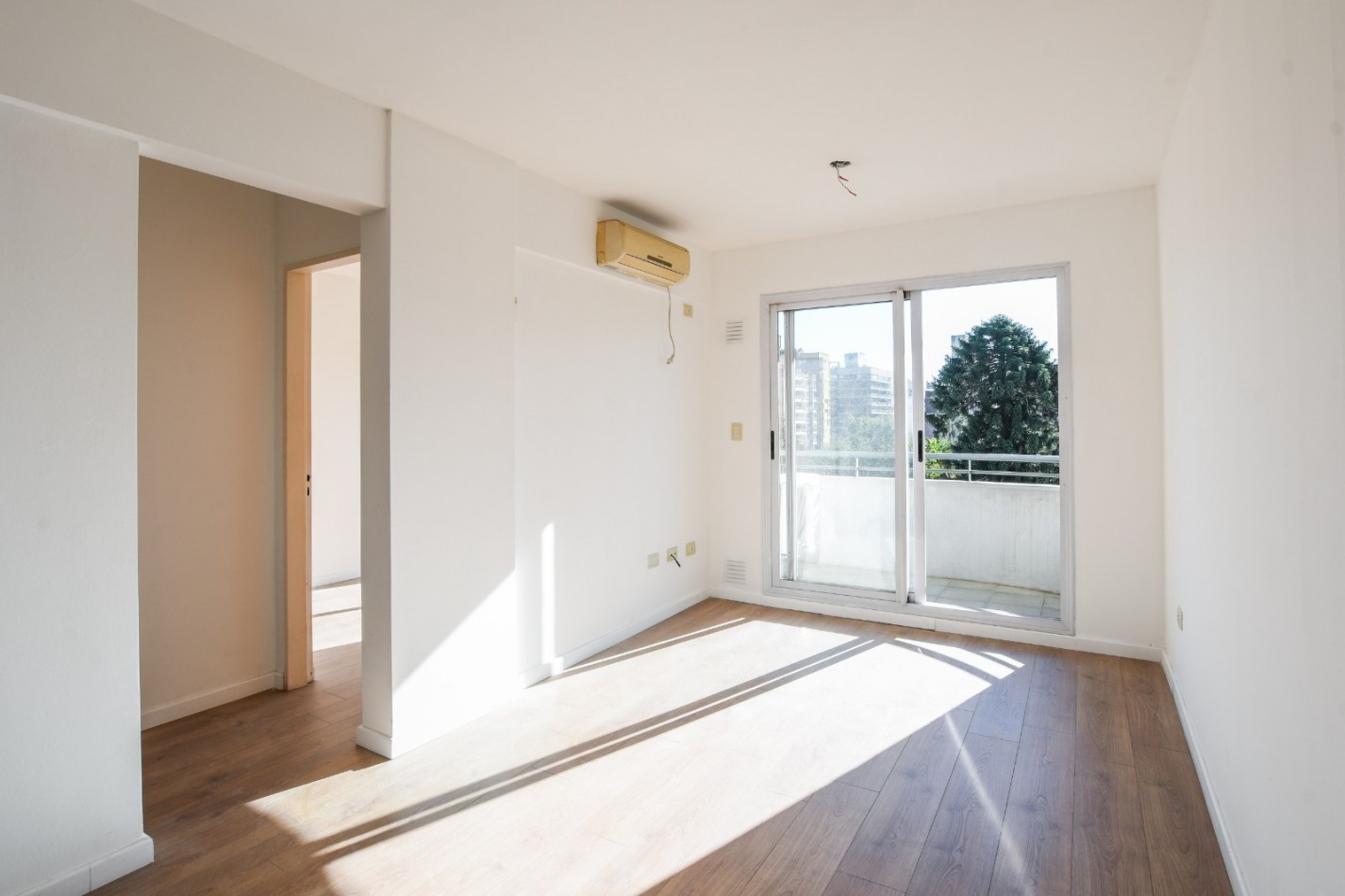 VENTA OPORTUNIDAD Vista despejada Plaza Lopez. Un dormitorio. ENTREGA INMEDIATA