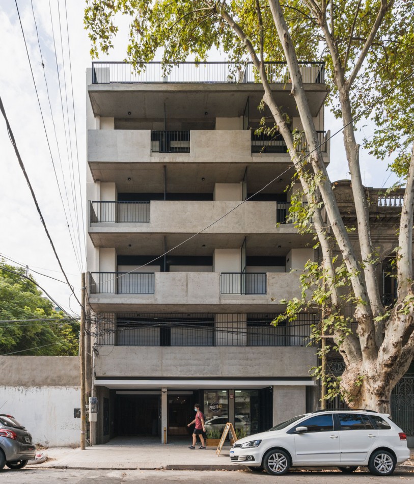 En venta COCHERAS DISPONIBLES EN PB Y SUBSUELO. Rioja 3100