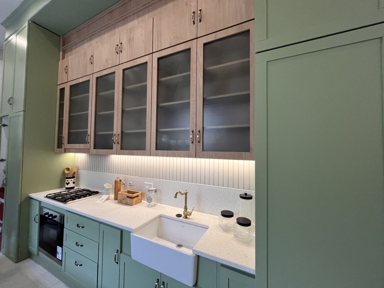 Importante Casa de diseño en Pinchicha, 3 dormitorio, patio con parrillero, terraza con piscina 