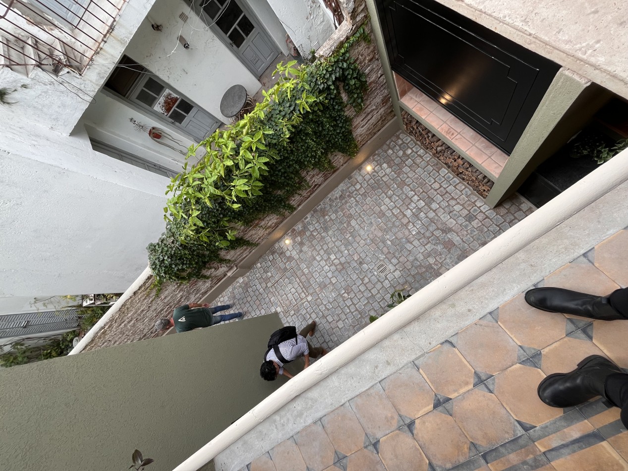 Importante Casa de diseño en Pinchicha, 3 dormitorio, patio con parrillero, terraza con piscina 