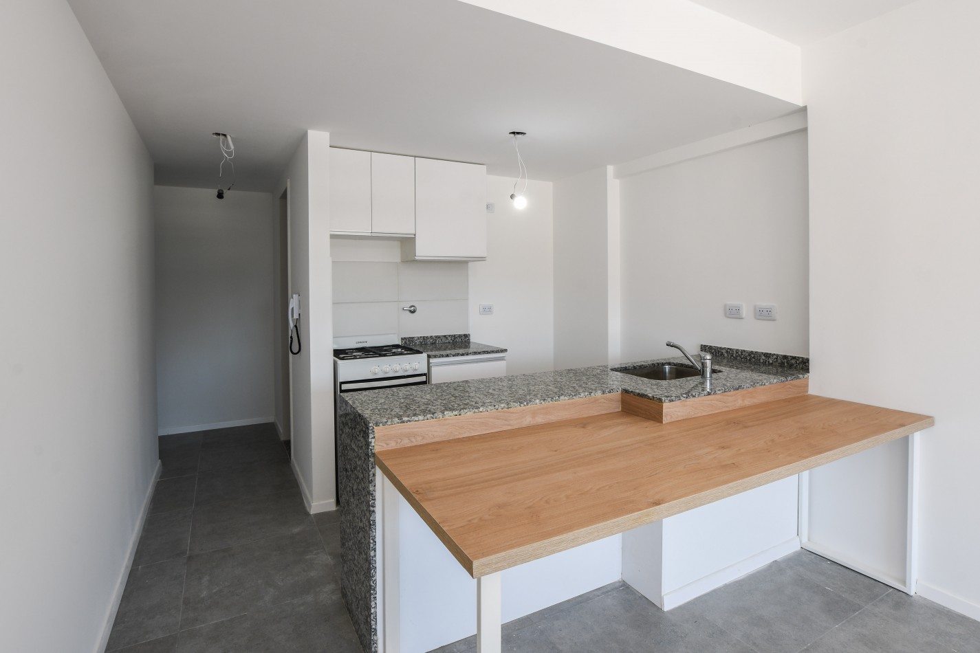 VENTA Oportunidad UN DORMITORIO CON PATIO - Terraza con quincho y parrillero - FINANCIACION - ENTREGA INMEDIATA