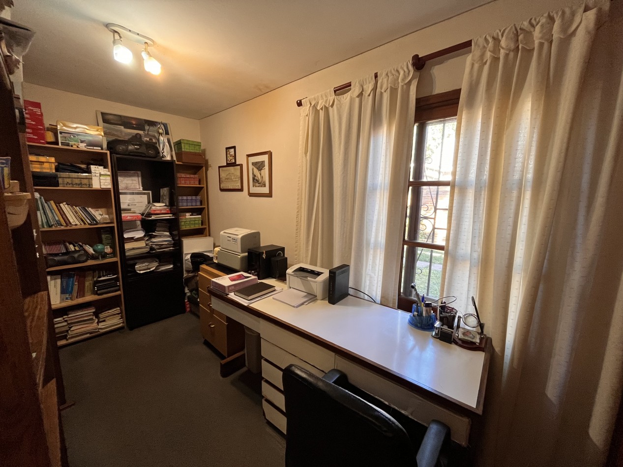 Exclusiva Casa en Fisherton de 4 dormitorios, parque, piscina 