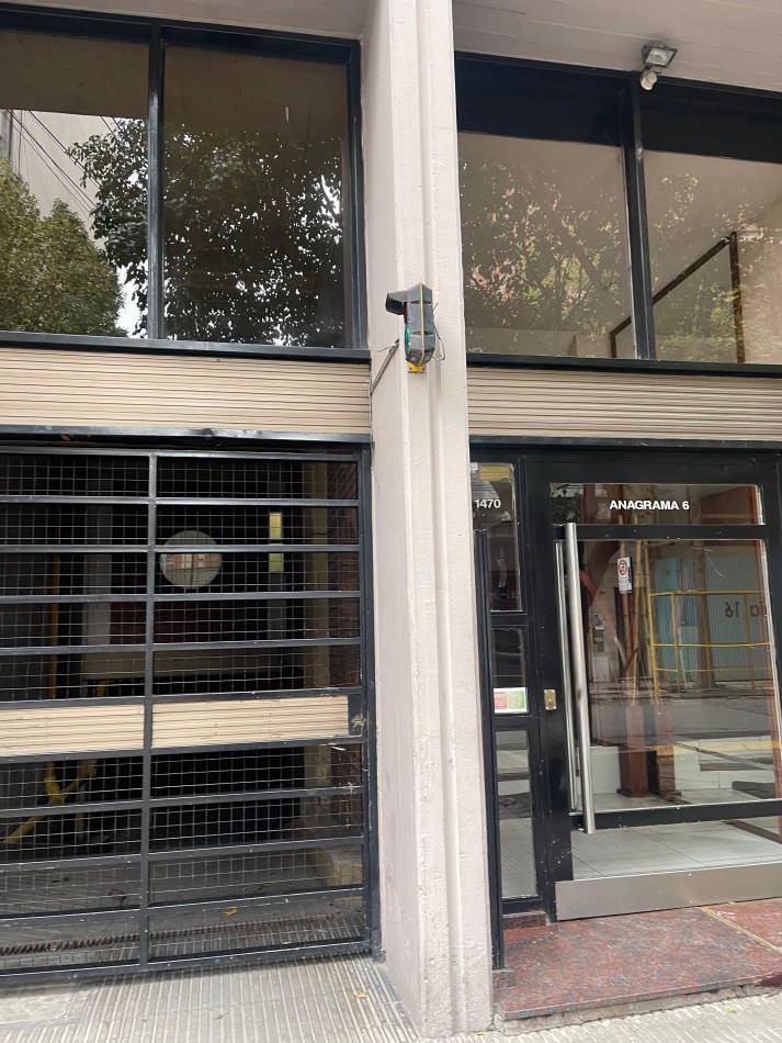 Excelente Oportunidad en Barrio Martin: 2 Dormitorios, Balcon a la Calle 