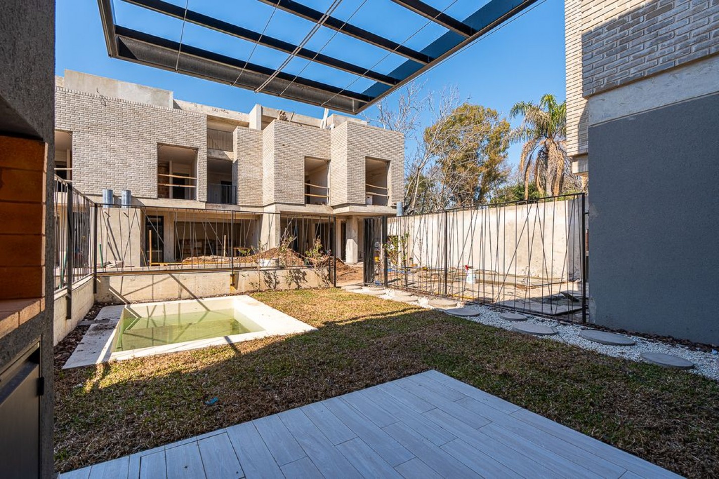 oportunidad Casa 3 dormitorios en FISHERTON - Piscina, jardin, parrillero - Cochera - Proxima entrega