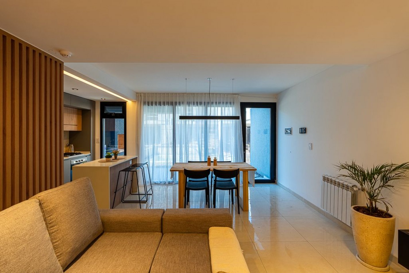 VENTA Casa 4 dormitorios con piscina, jardin, parrillero - FISHERTON - Proyecto en construccion. FINANCIACION