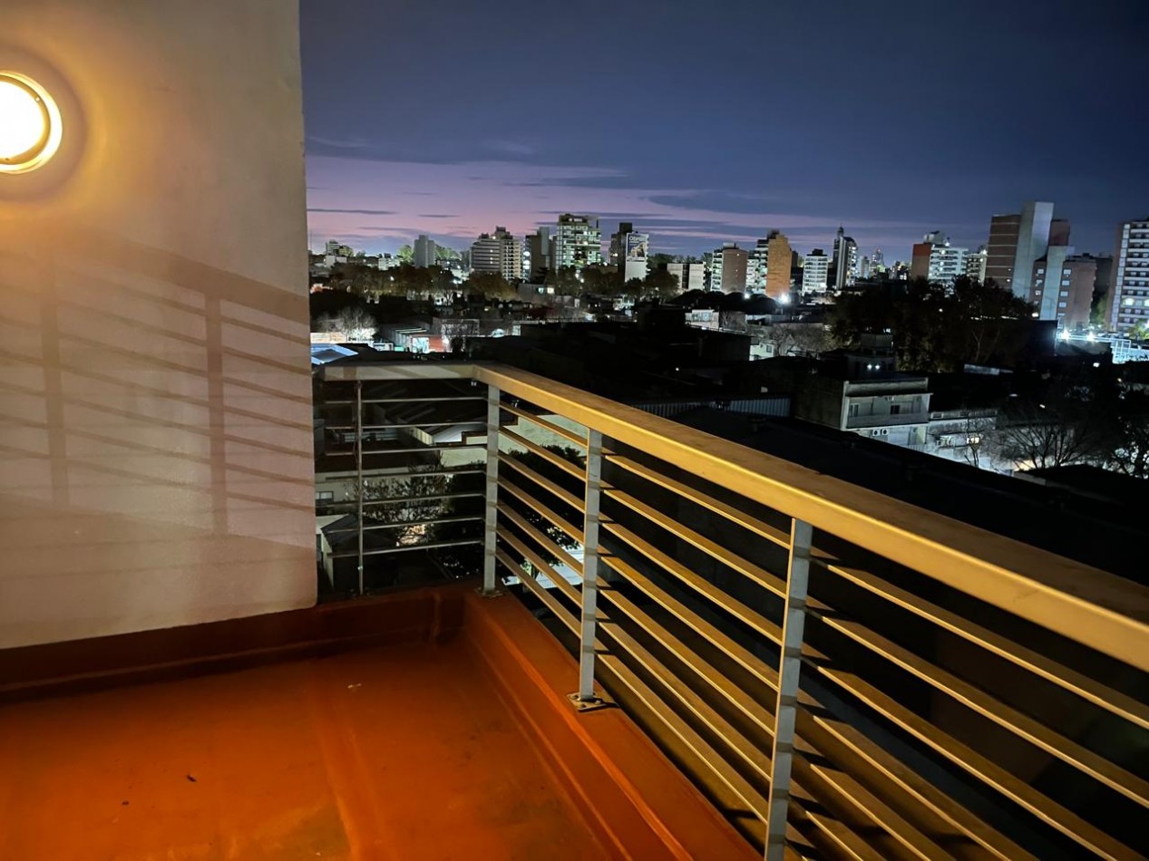 Oportunidad en venta - MONOAMBIENTE, balcon al frente - ABASTO