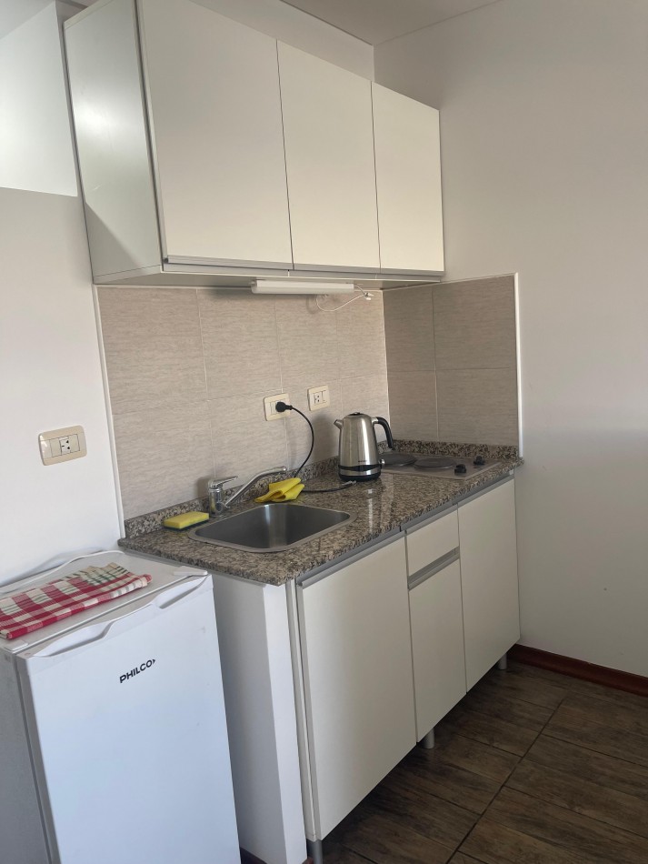 Oportunidad en venta - MONOAMBIENTE, balcon al frente - ABASTO