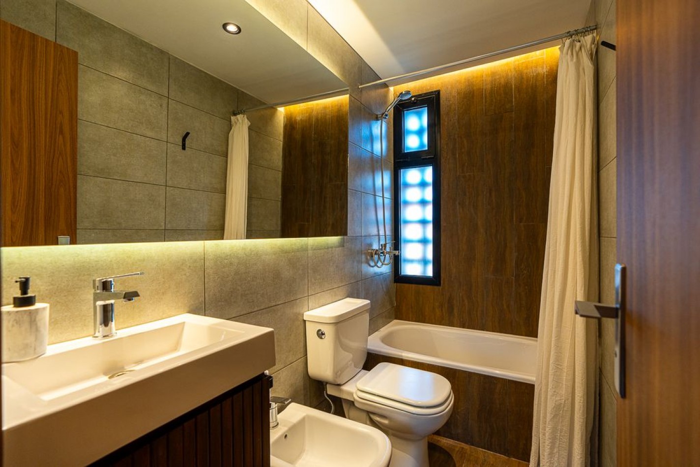 VENTA DEPARTAMENTO DUPLEX DOS DORMITORIOS  - Terraza exclusiva - FISHERTON - Proyecto en construccion 