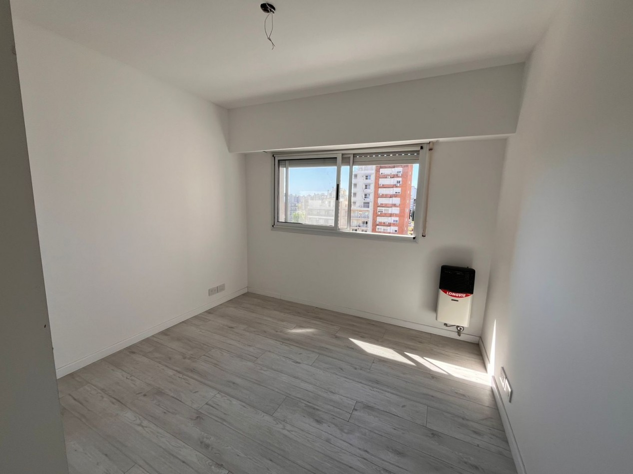 VENTA DEPARTAMENTO SEMIPISO 2 DORMITORIOS - Patio, balcon frente al parque Independencia - Av. Pellegrini 2632