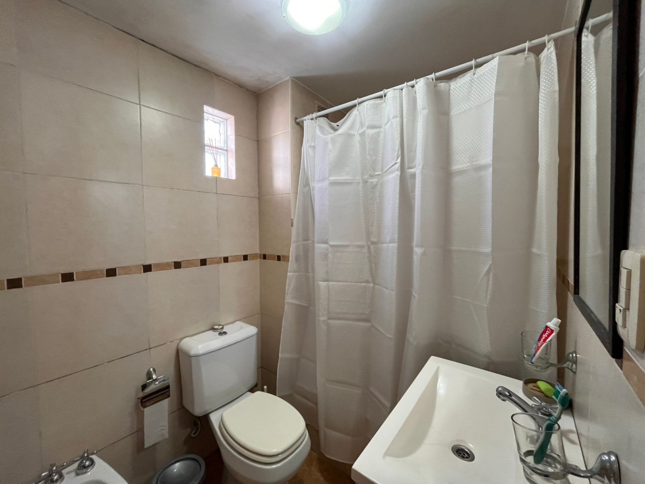 SEMIPISO DE UN DORMITORIO - Balcon al frente - Con cochera - Zeballos 1700