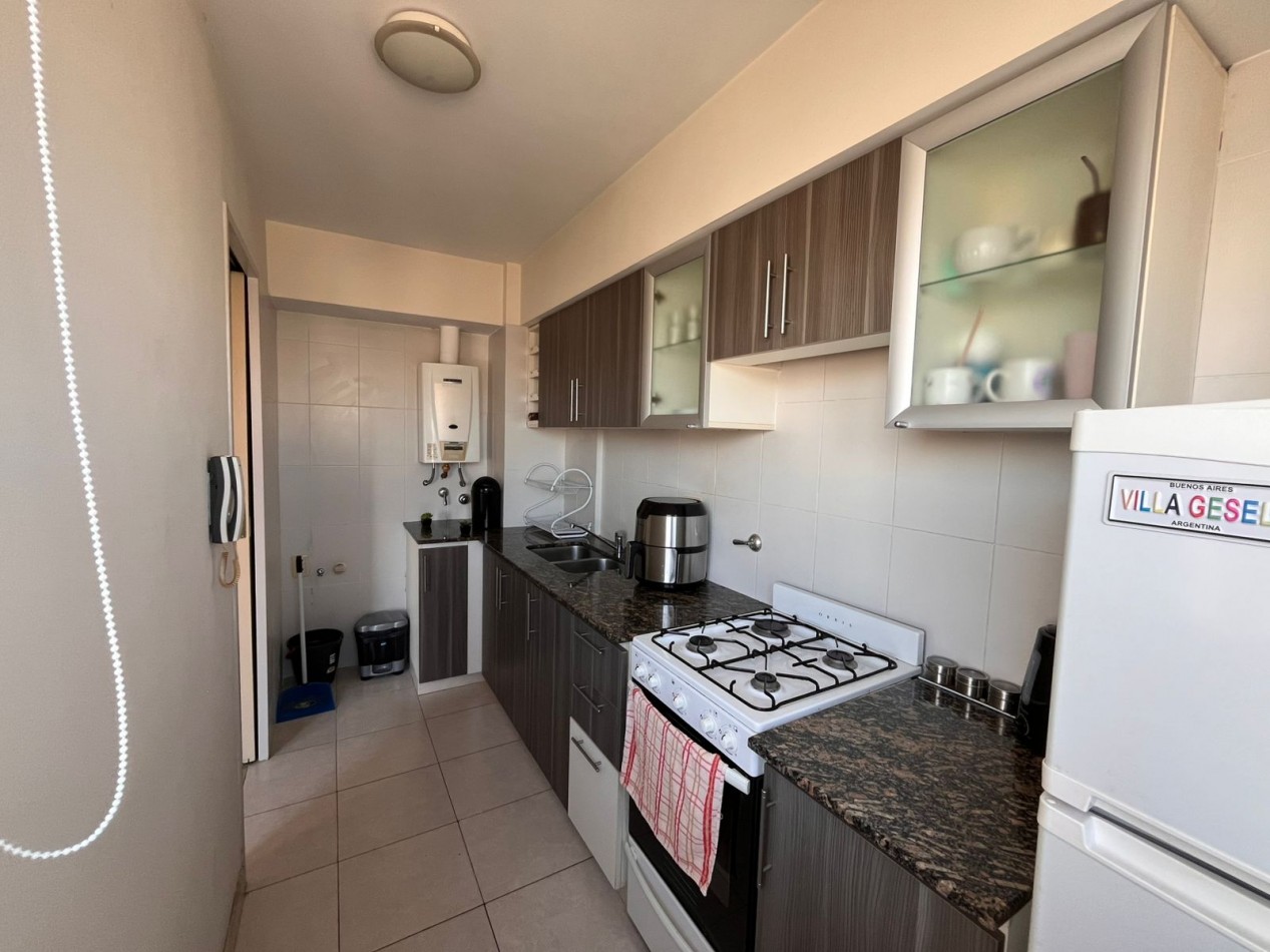 SEMIPISO DE UN DORMITORIO - Balcon al frente - Con cochera - Zeballos 1700