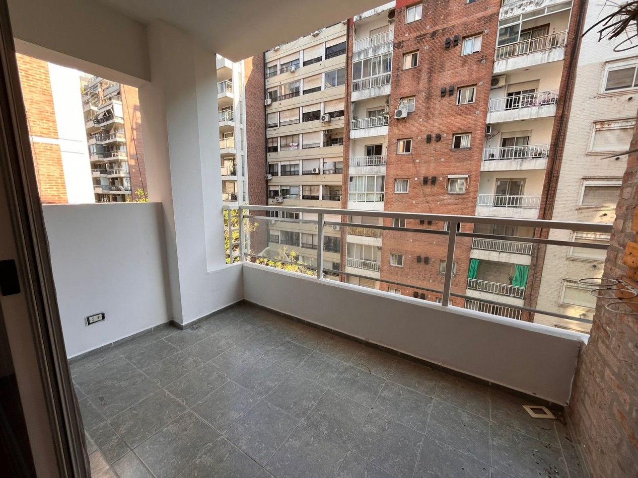 Piso exclusivo de 3 dormitorios con cochera en zona Rio - GUEMES 1972