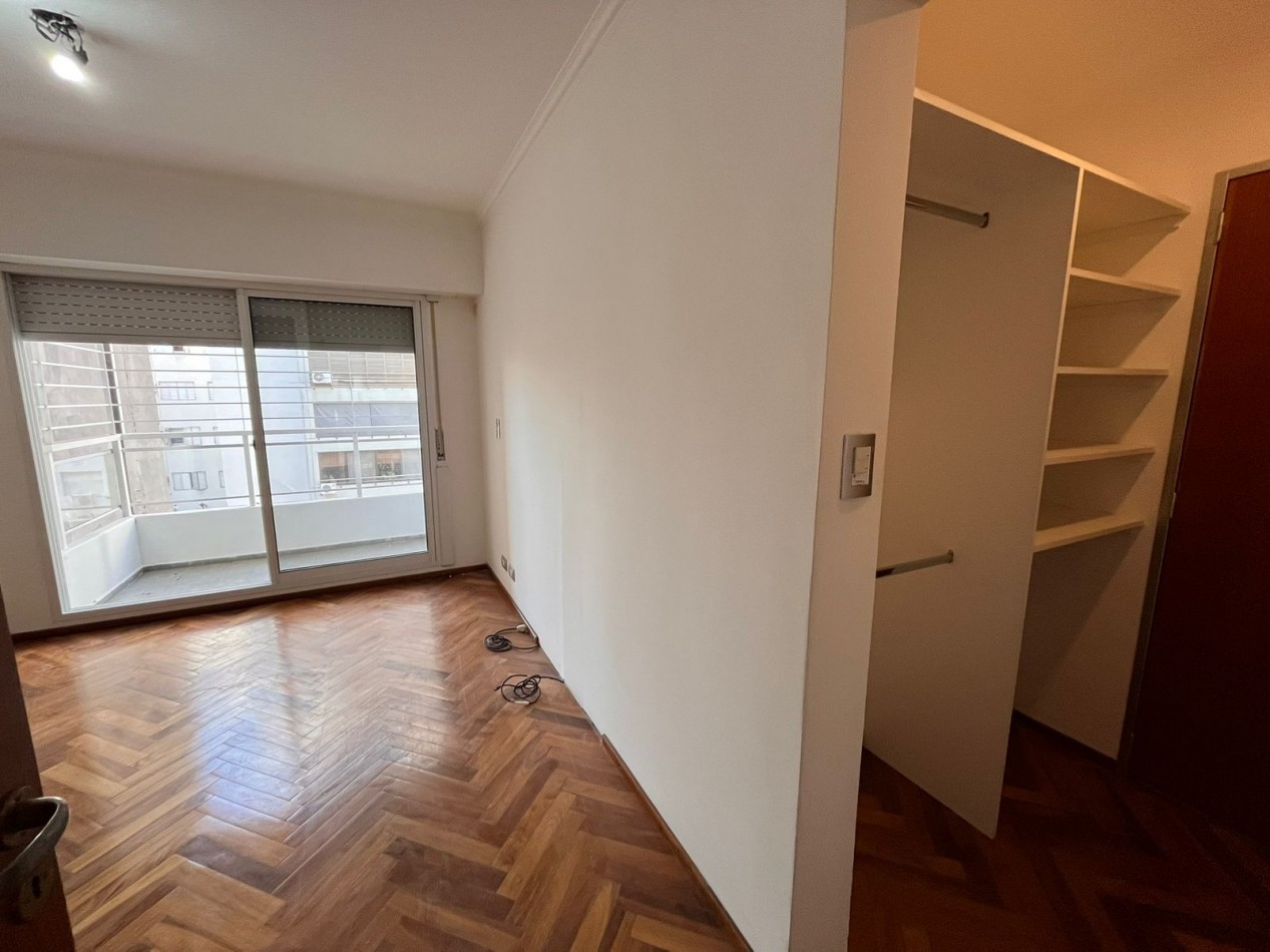 Piso exclusivo de 3 dormitorios con cochera en zona Rio - GUEMES 1972