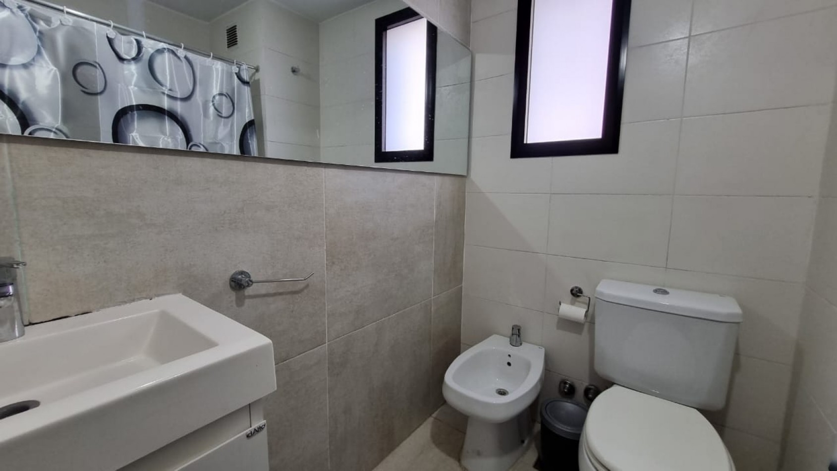 Amplio monoambiente con balcon y amenities - Cafferata 1500