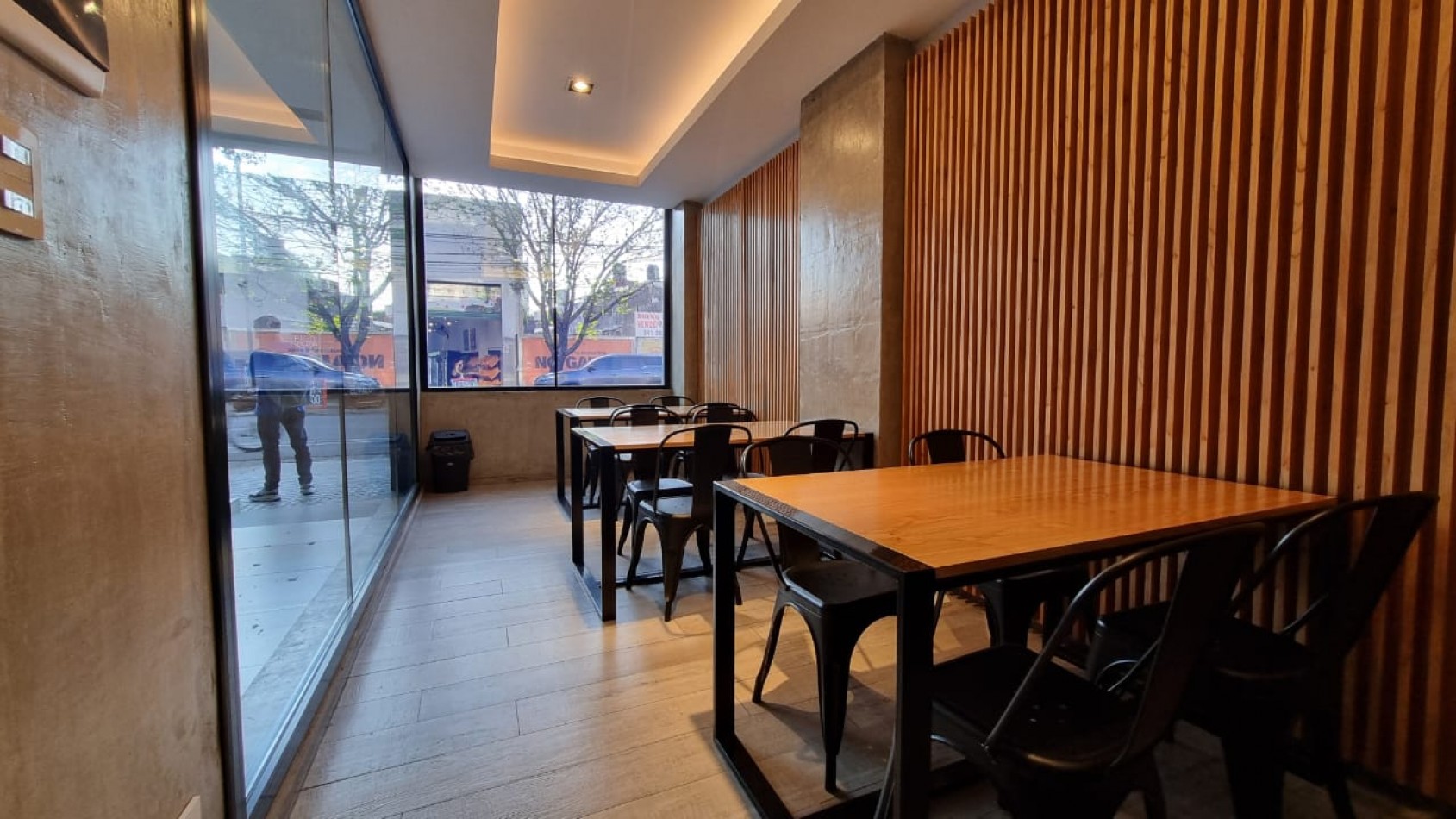 Amplio monoambiente con balcon y amenities - Cafferata 1500