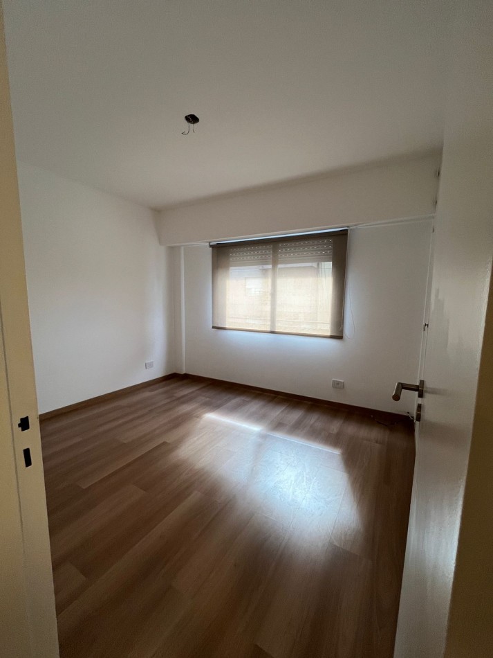 Hermoso departamento de 3 dormitorios reciclado a nuevo - Entre Rios 318