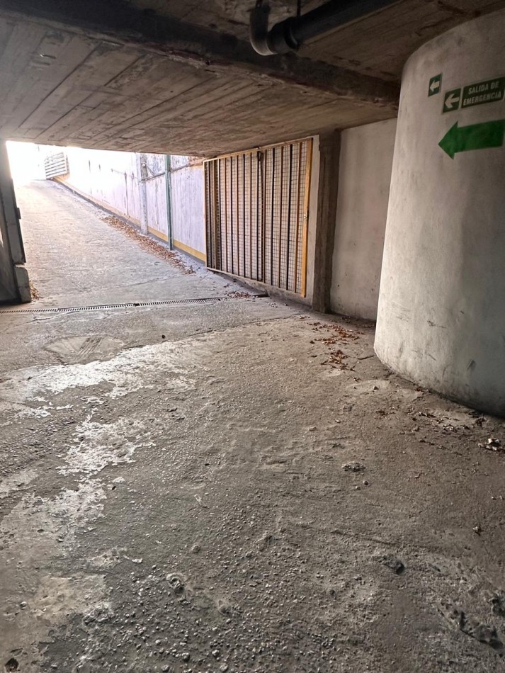 COCHERA EN VENTA! Corrientes 300