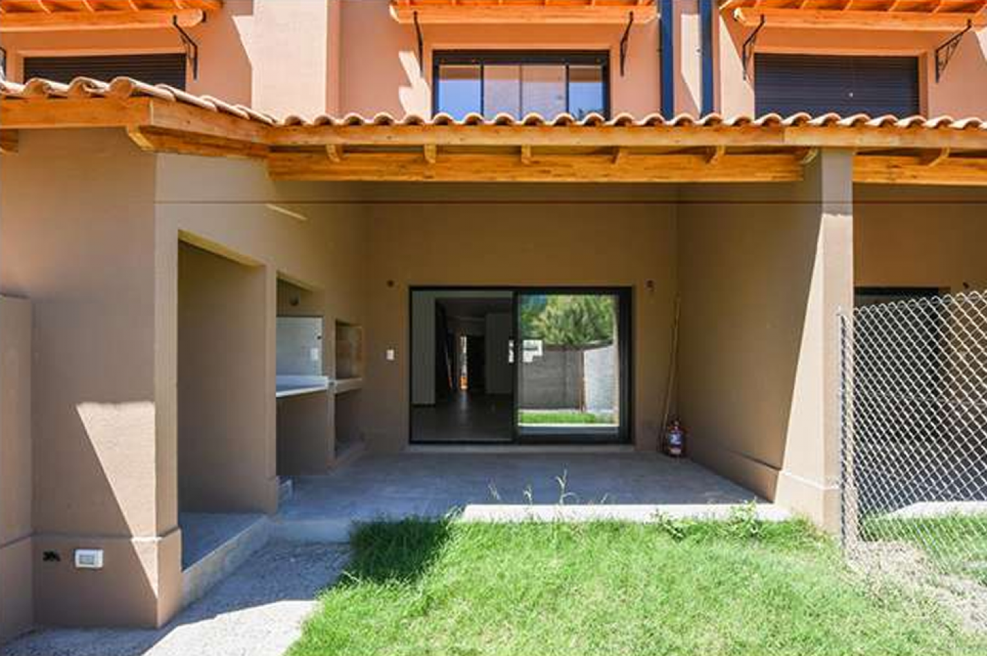 EN VENTA! Condominios premium. Fisherton