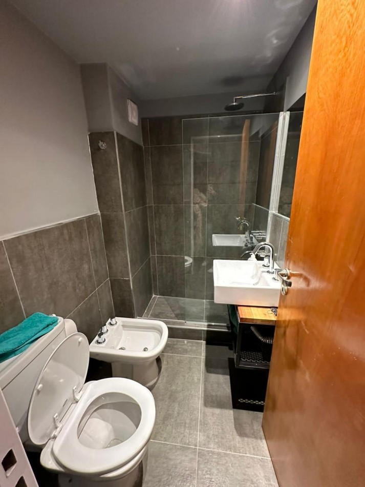 ¡OPORTUNIDAD! monoambiente completamente amoblado! edificio con amenities. Cerrito 700