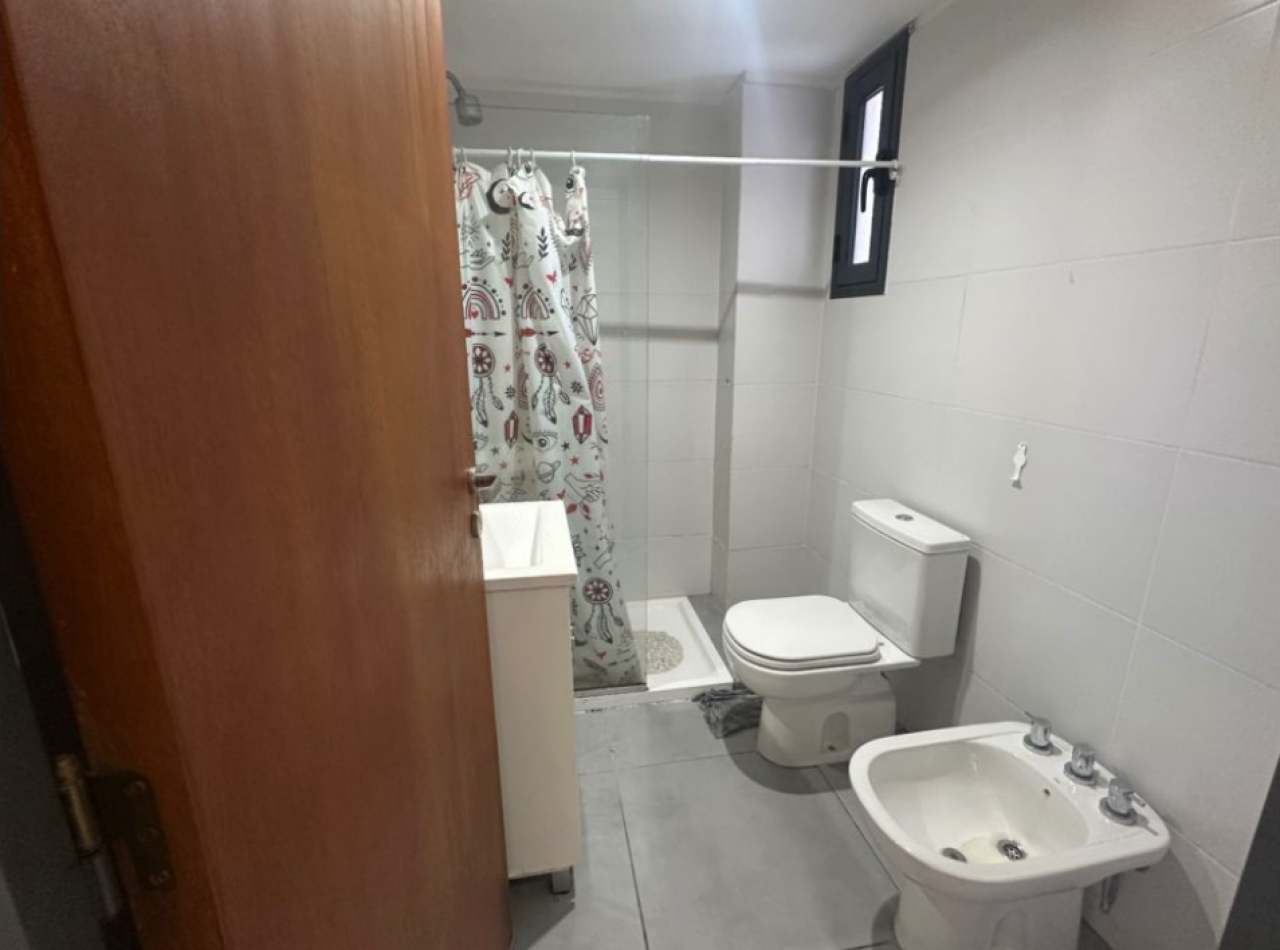 ¡OPORTUNIDAD! Amplio monoambiente. barrio refineria. corvalan 500