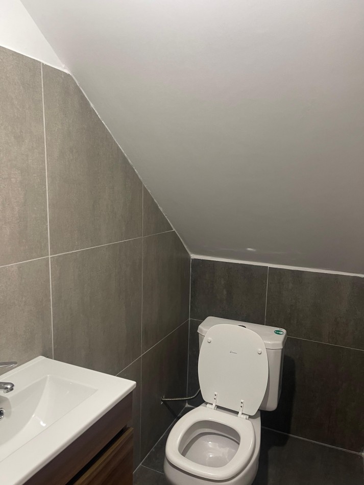 EN VENTA. impecable departamento de pasillo reciclado a nuevo. Tres dormitorios. Posiblidad de financiacion.  Paraguay 1900