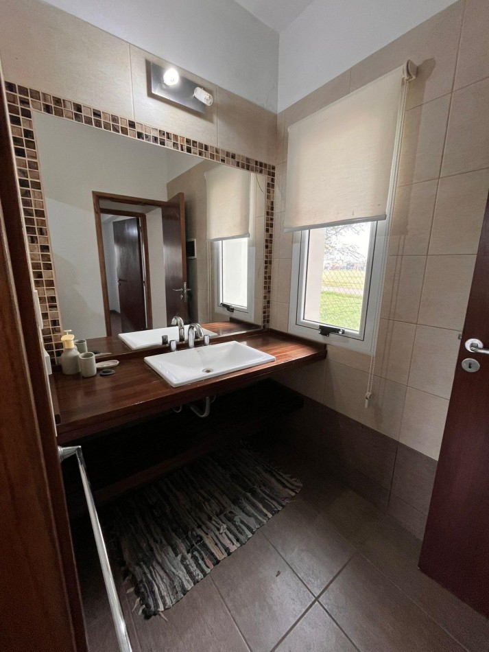 CASA EN ALQUILER, FUNES CITY. 