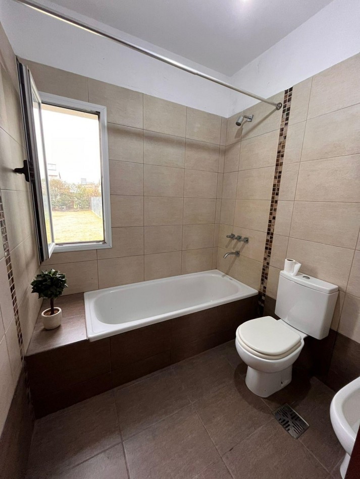 CASA EN ALQUILER, FUNES CITY. 