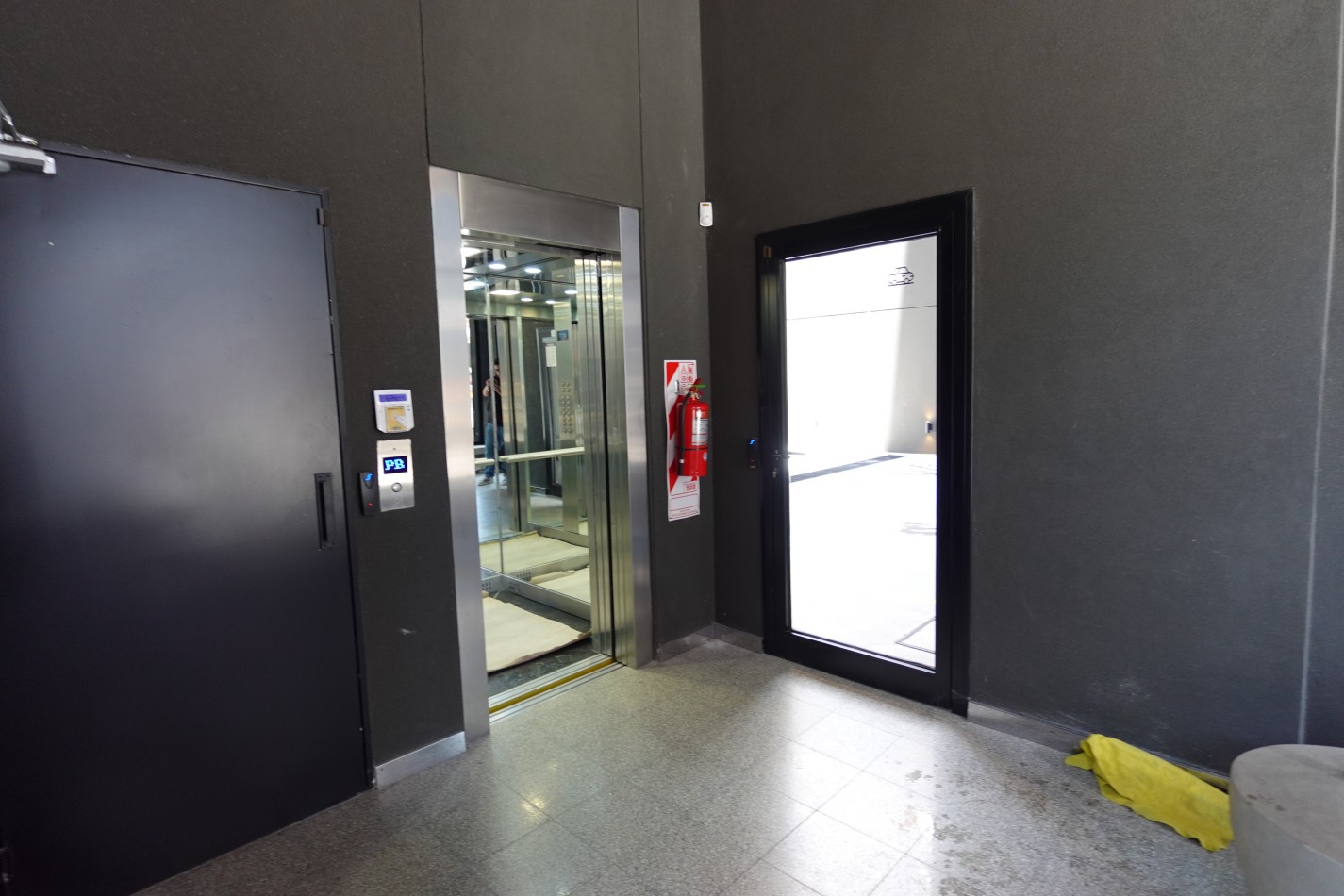 EN VENTA. Depto 2 dormitorios. EXCELENTE ZONA. Mendoza 2600