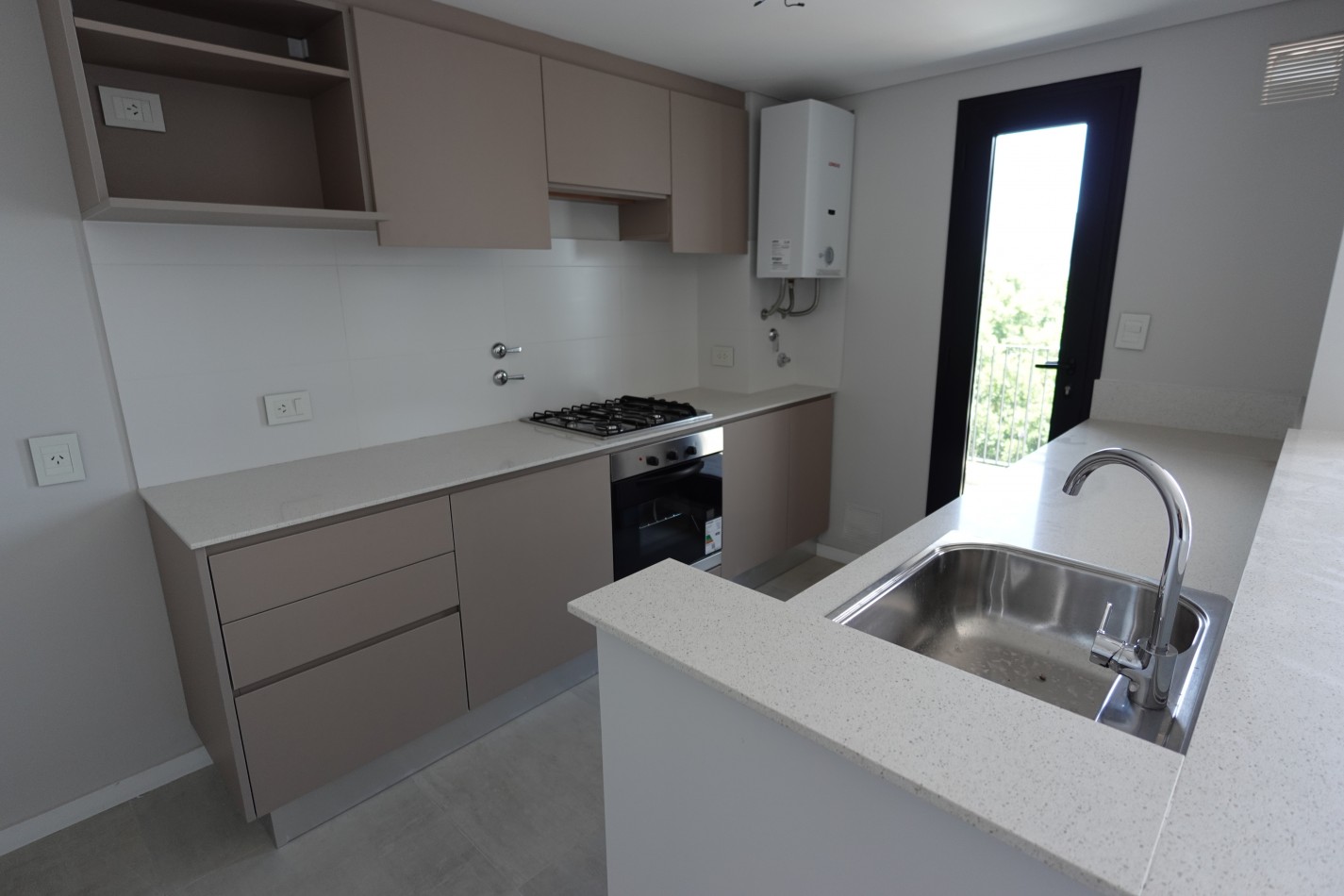 EN VENTA. Depto 2 dormitorios. EXCELENTE ZONA. Mendoza 2600