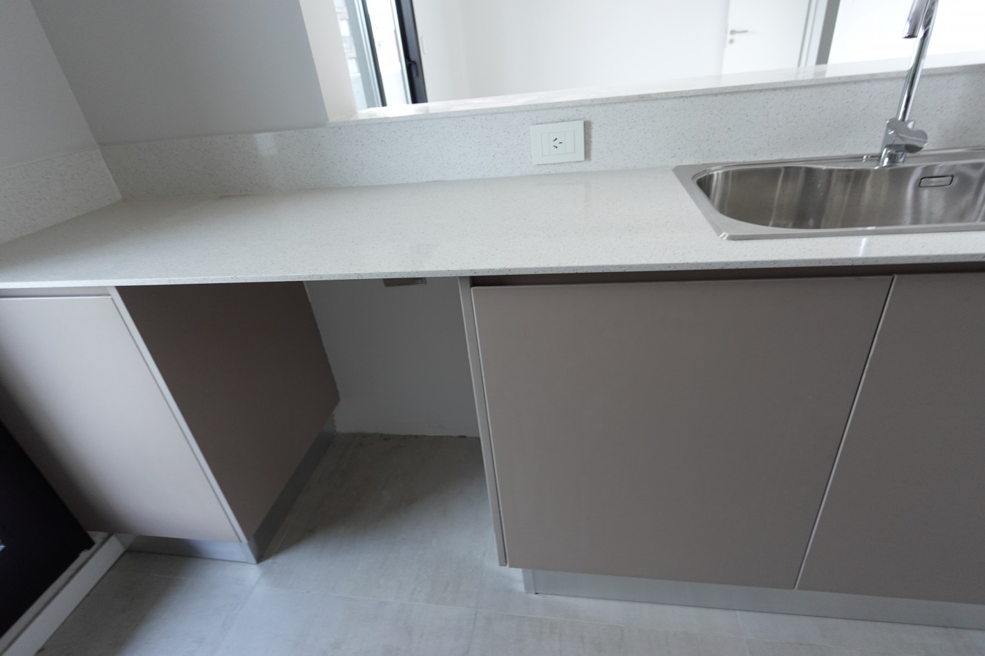 EN VENTA. Depto 2 dormitorios. EXCELENTE ZONA. Mendoza 2600