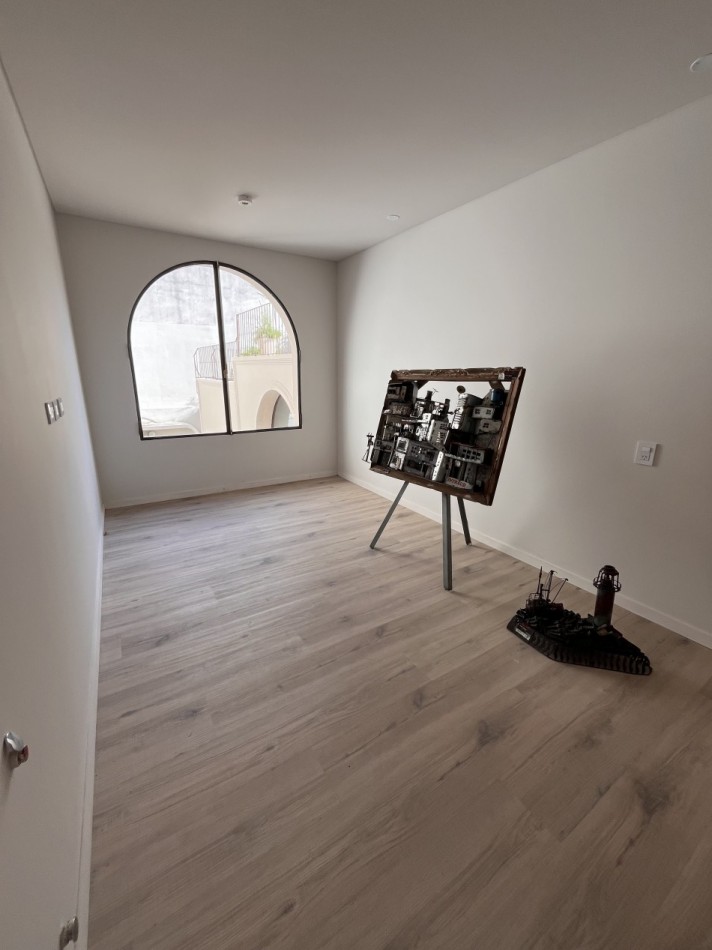 Espectacular Casa de diseño, reciclada. 4 dormitorios, patio con parrillero, terraza con piscina, cochera - Abasto