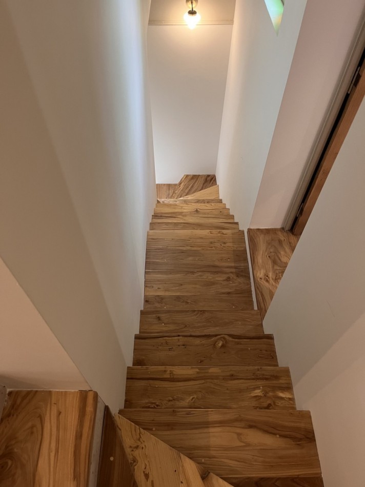 Importante Casa de diseño en Pinchicha, 3 dormitorio, patio con parrillero, terraza con piscina 