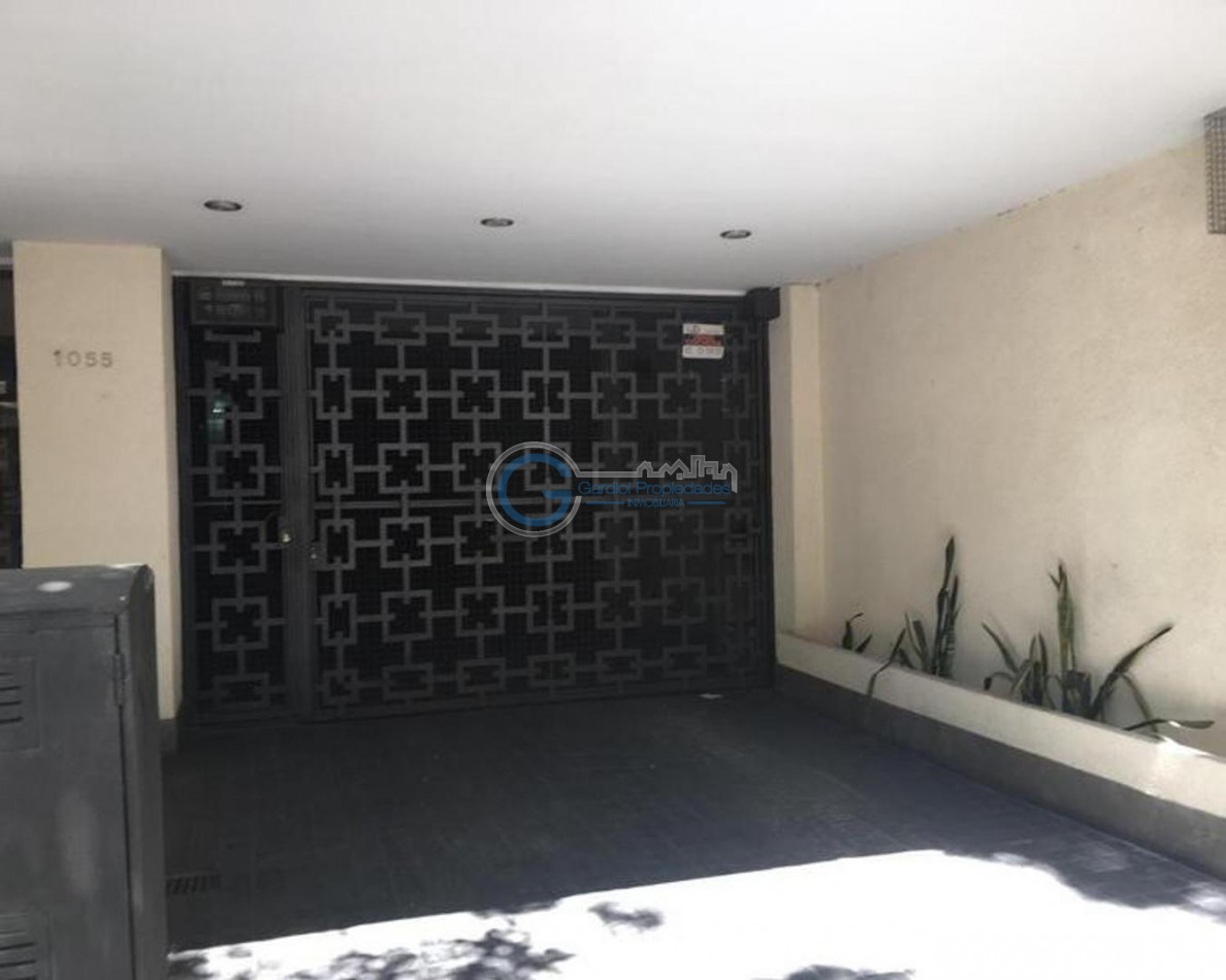 VENTA OPORTUNIDAD COCHERA CENTRICA EN PB 