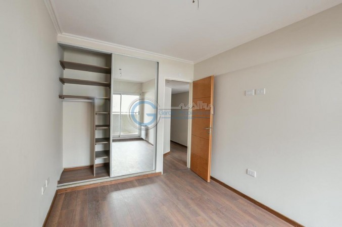 VENTA DEPARTAMENTO Semipiso a estrenar. Un dormitorio con patio y balcon . Amenities. Jujuy 1660