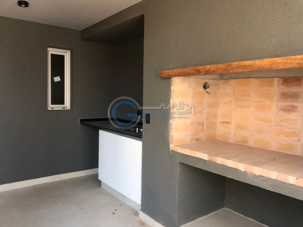 VENTA DEPARTAMENTO Semipiso UN DORMITORIO a estrenar. Balcon al frente y contrafrente con parrillero. Con cochera .Amenities en terraza vista al rio. Salta 1200