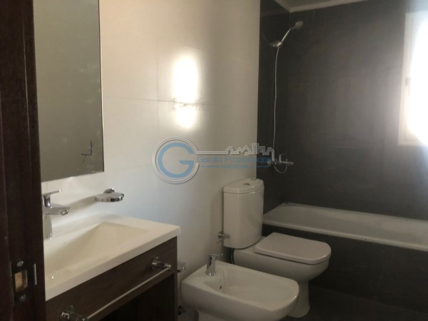 VENTA DEPARTAMENTO Semipiso UN DORMITORIO a estrenar. Balcon al frente y contrafrente con parrillero. Con cochera .Amenities en terraza vista al rio. Salta 1200