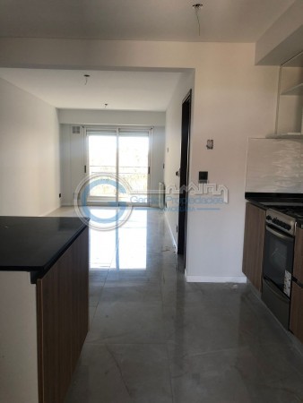 VENTA DEPARTAMENTO Semipiso UN DORMITORIO a estrenar. Balcon al frente y contrafrente con parrillero. Con cochera .Amenities en terraza vista al rio. Salta 1200